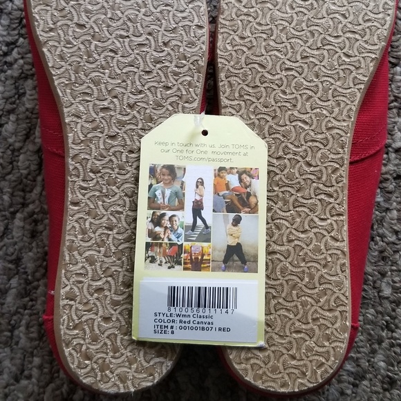 Toms - Picture 2 of 2